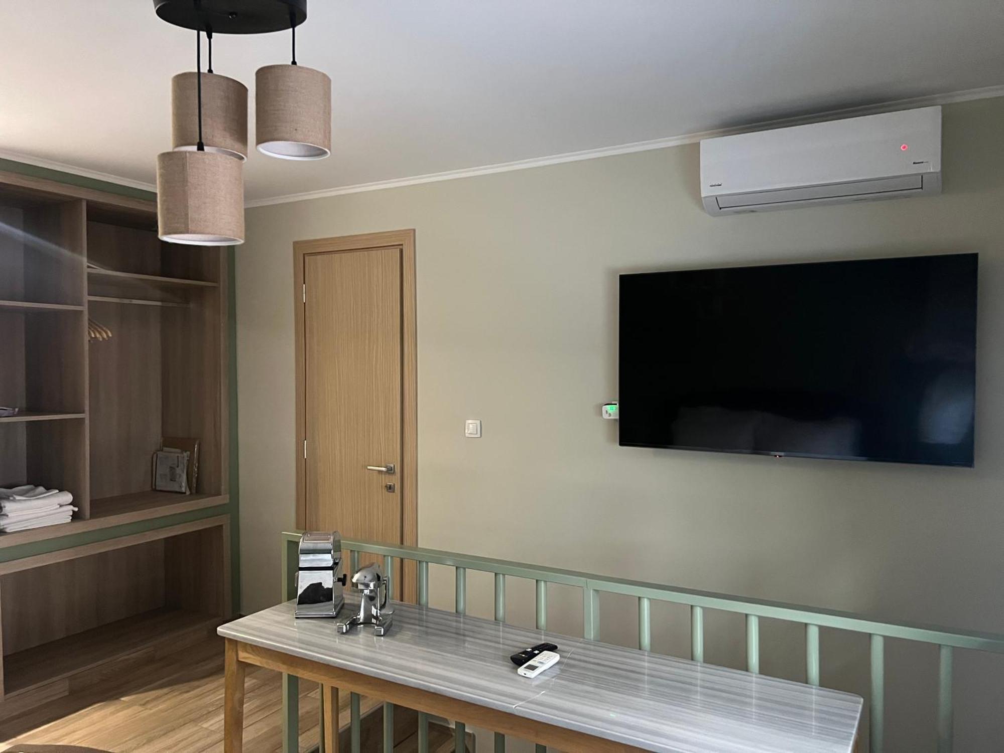 Drama'S Nest Apartment Exterior photo